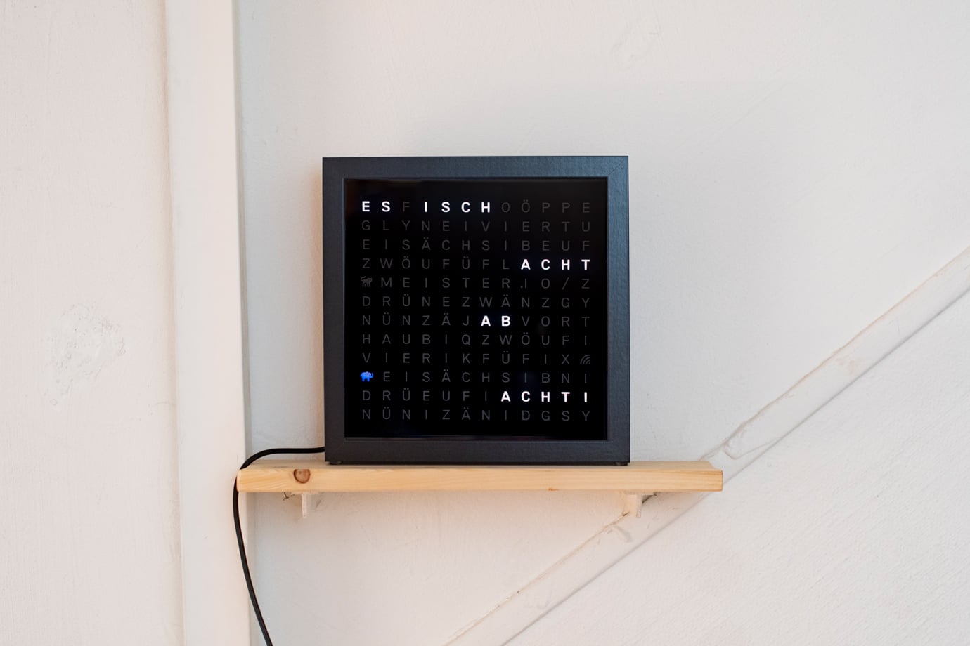 Die Wordclock in Betrieb.